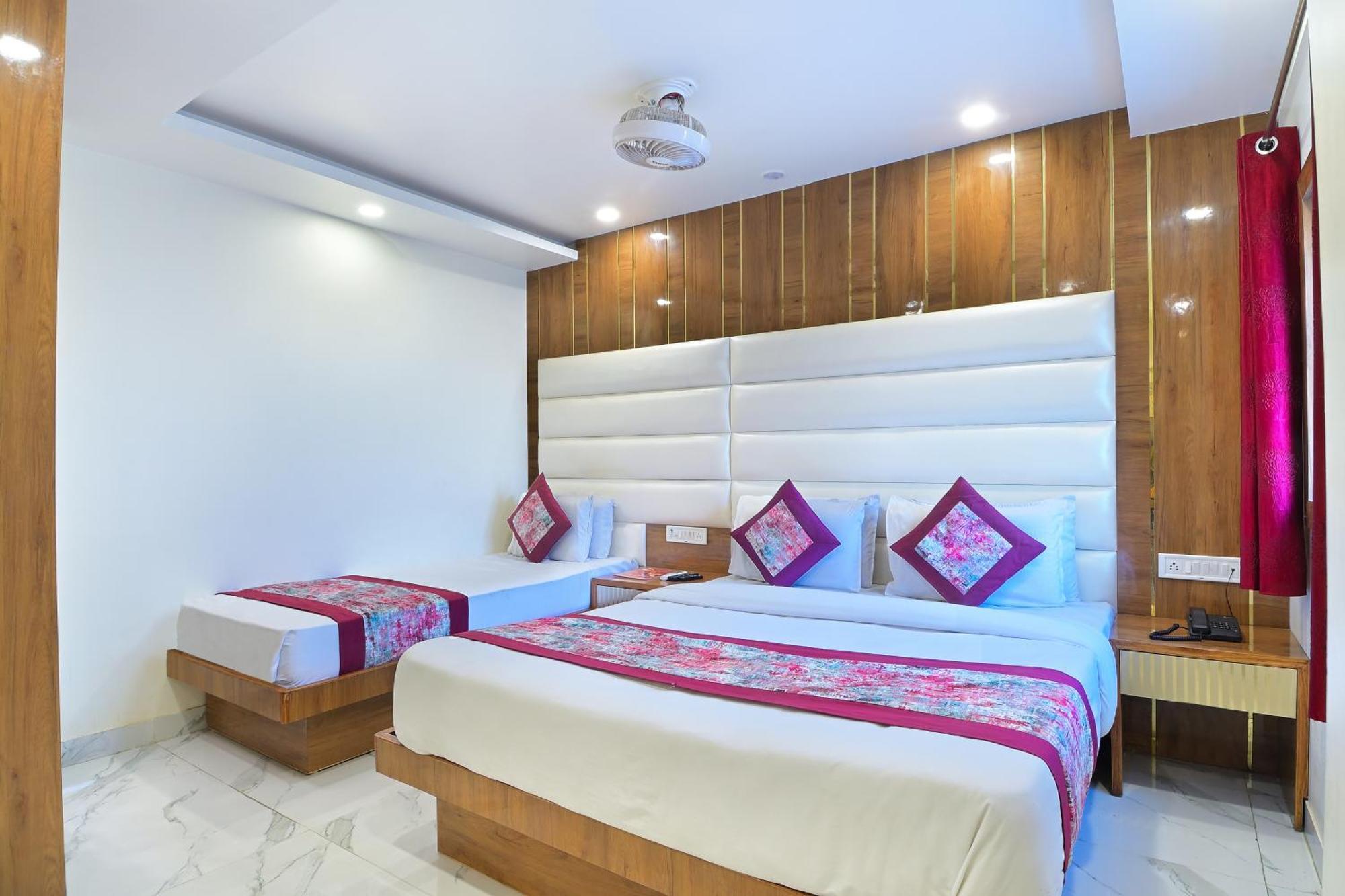 Hotel Glow Inn Paharganj-3 Mins Walk From New Delhi Railway Station ภายนอก รูปภาพ