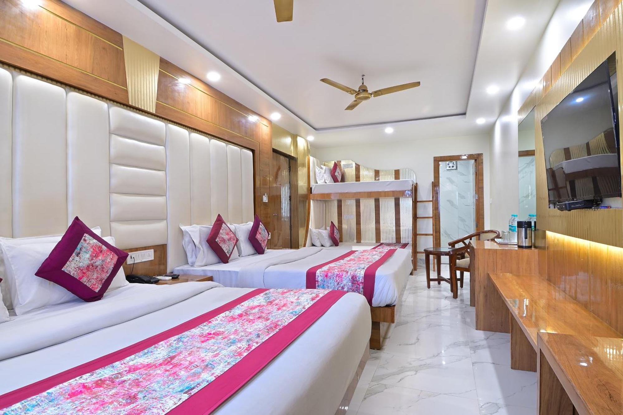 Hotel Glow Inn Paharganj-3 Mins Walk From New Delhi Railway Station ภายนอก รูปภาพ