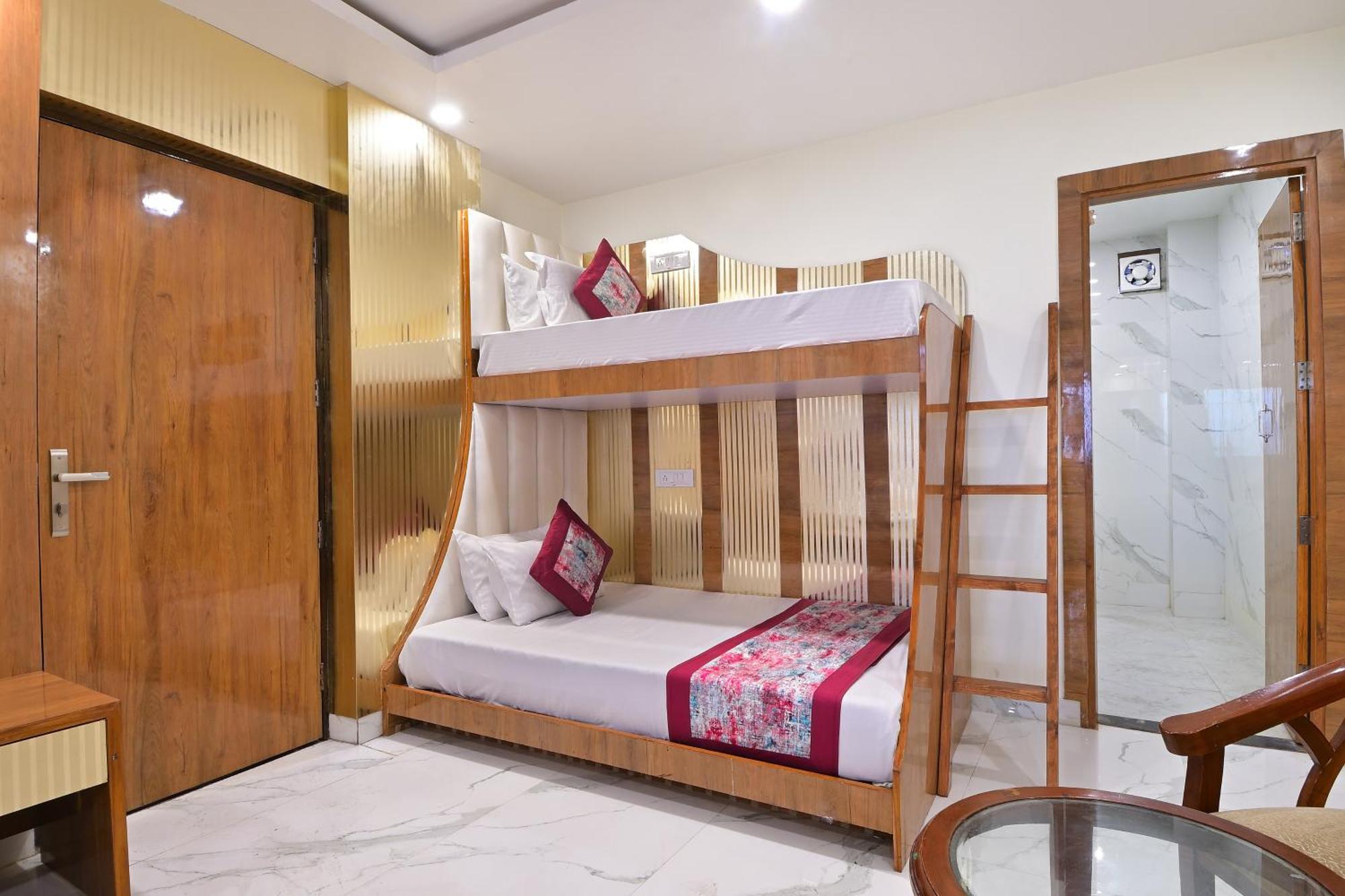Hotel Glow Inn Paharganj-3 Mins Walk From New Delhi Railway Station ภายนอก รูปภาพ