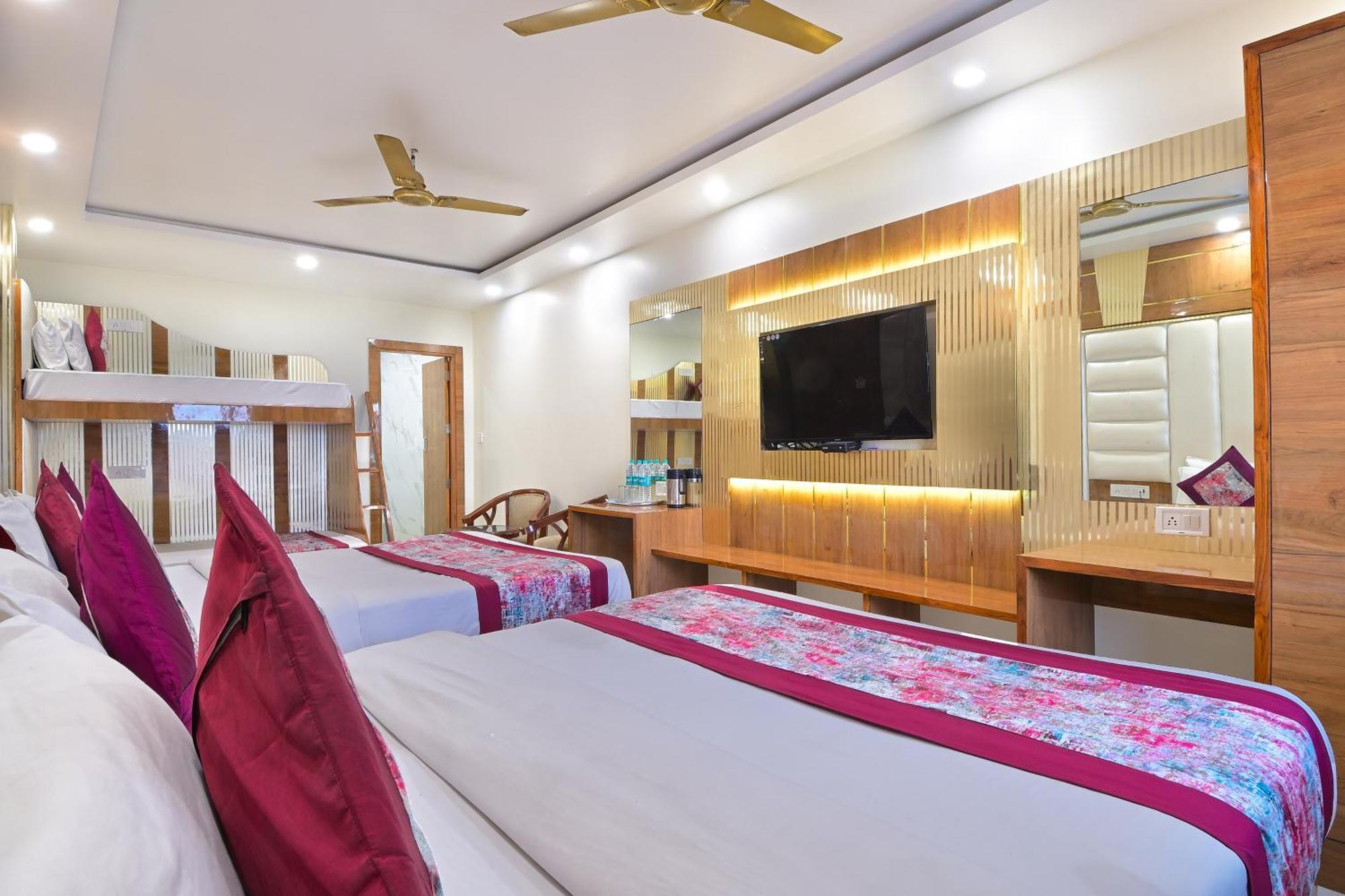 Hotel Glow Inn Paharganj-3 Mins Walk From New Delhi Railway Station ภายนอก รูปภาพ