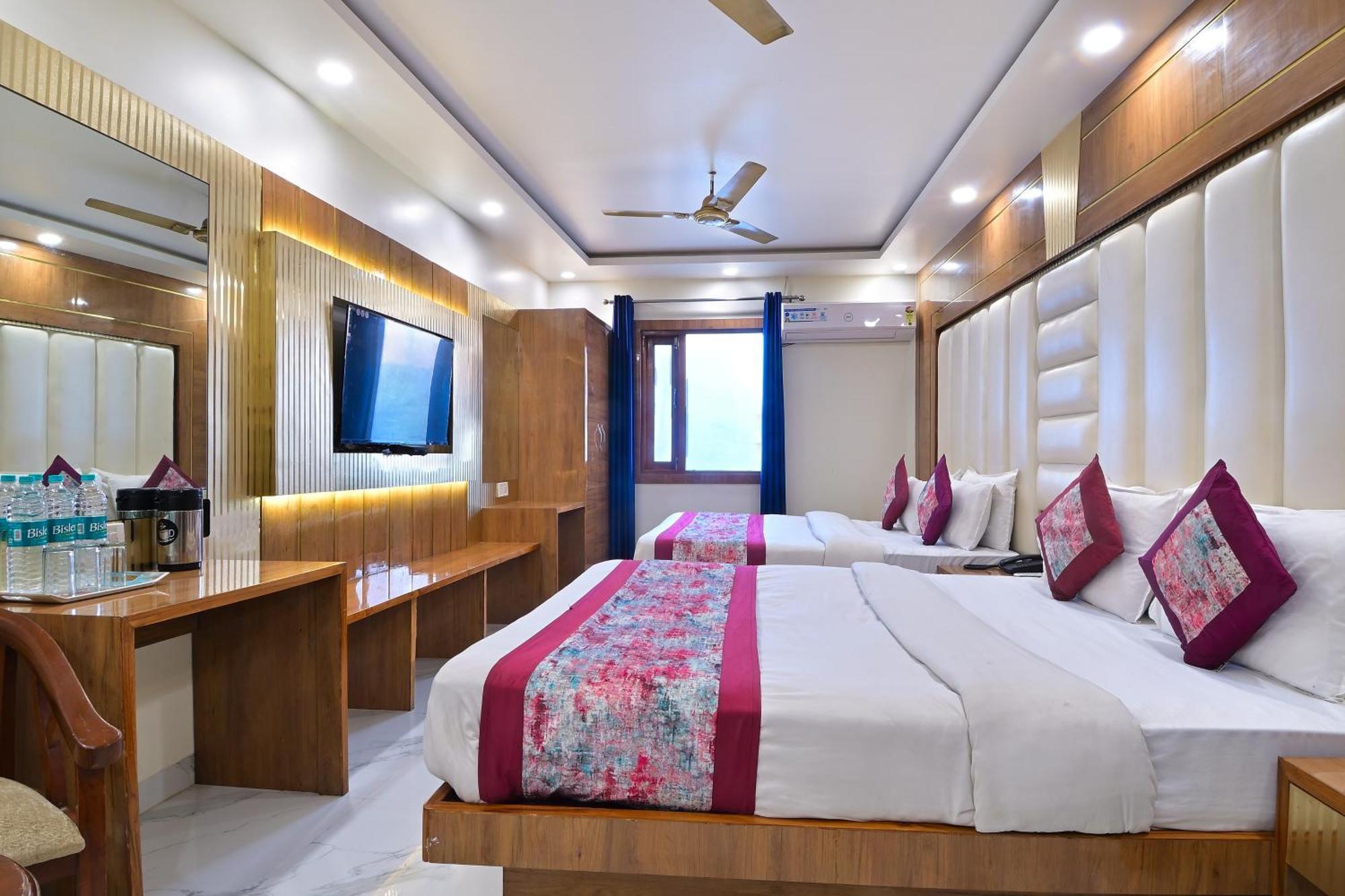 Hotel Glow Inn Paharganj-3 Mins Walk From New Delhi Railway Station ภายนอก รูปภาพ