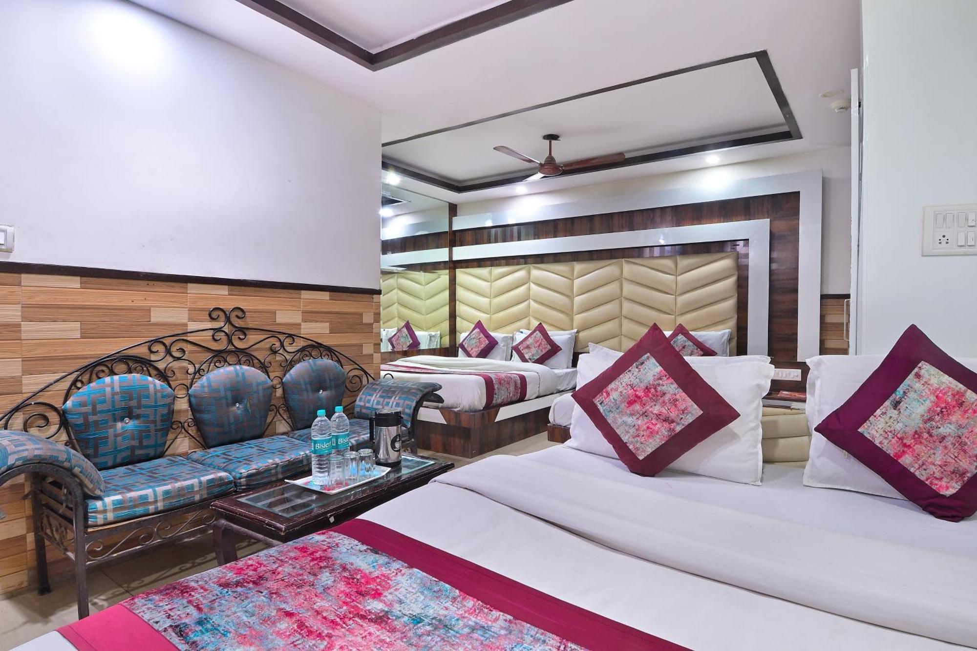 Hotel Glow Inn Paharganj-3 Mins Walk From New Delhi Railway Station ภายนอก รูปภาพ