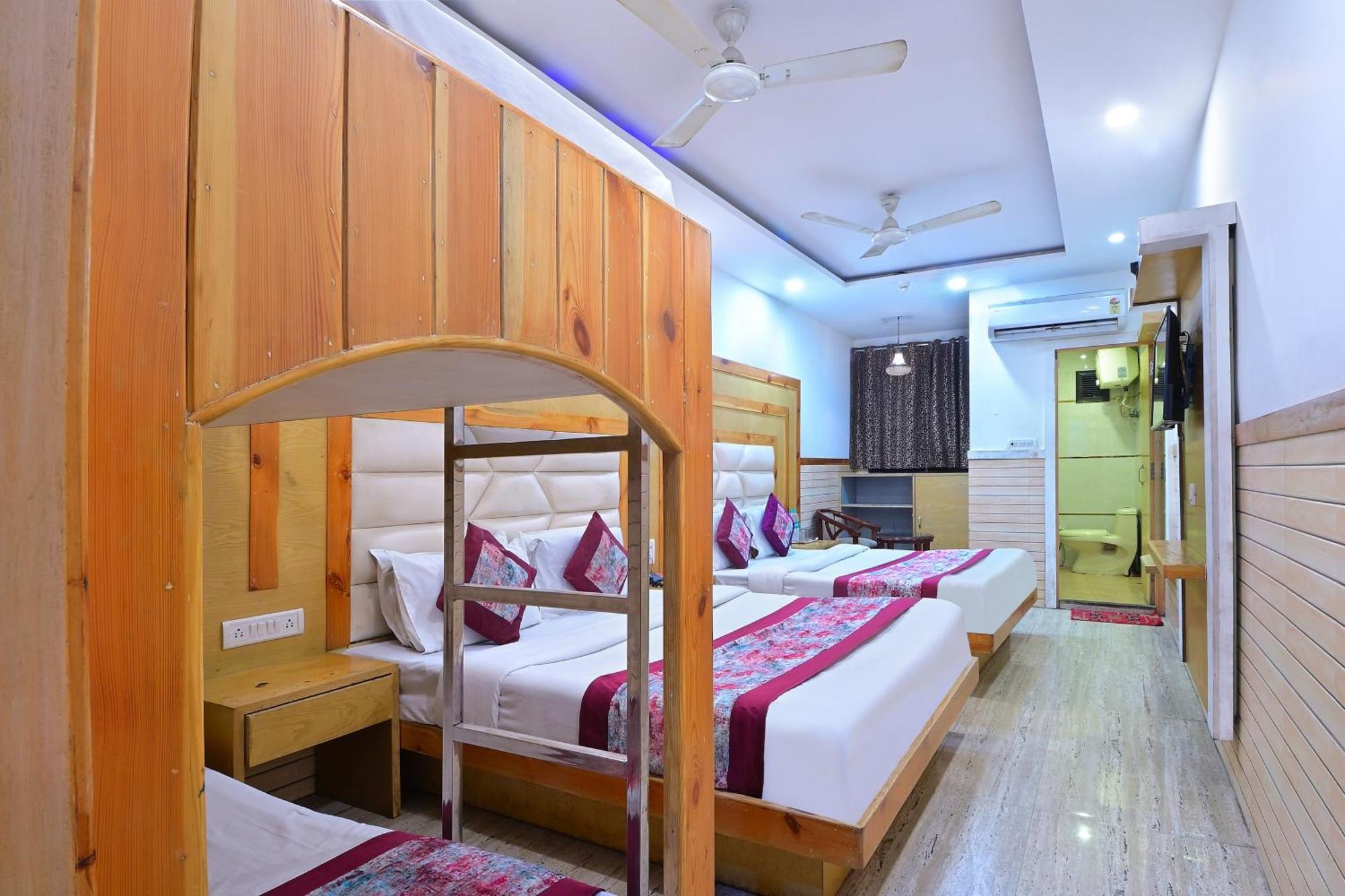 Hotel Glow Inn Paharganj-3 Mins Walk From New Delhi Railway Station ภายนอก รูปภาพ