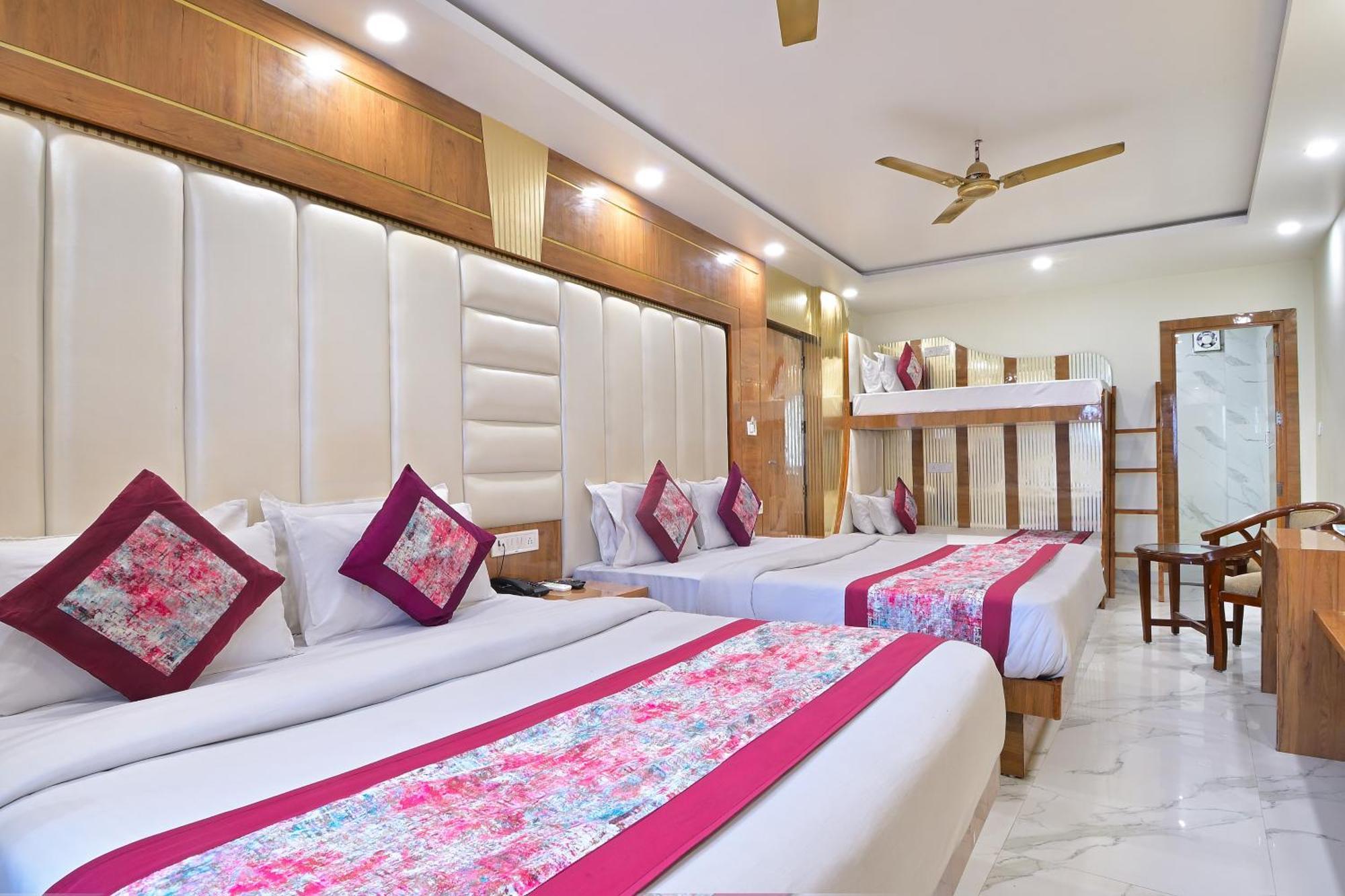 Hotel Glow Inn Paharganj-3 Mins Walk From New Delhi Railway Station ภายนอก รูปภาพ