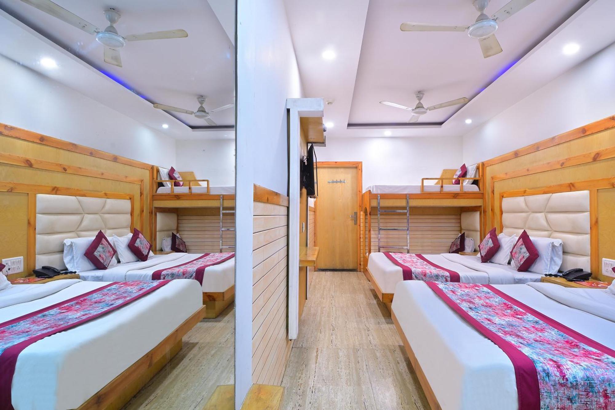 Hotel Glow Inn Paharganj-3 Mins Walk From New Delhi Railway Station ภายนอก รูปภาพ