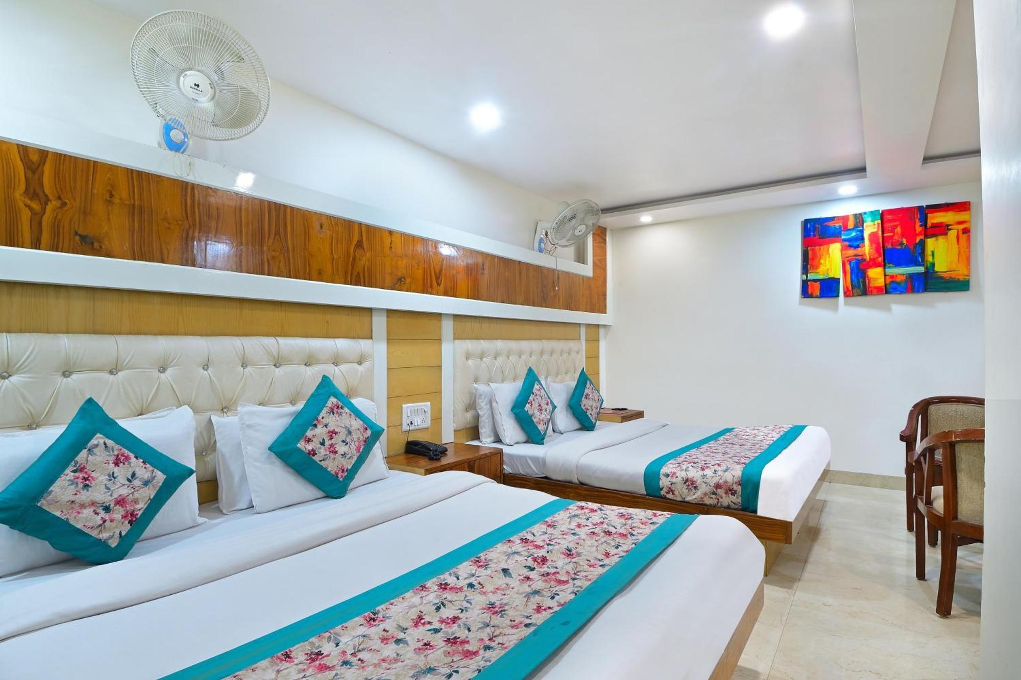 Hotel Glow Inn Paharganj-3 Mins Walk From New Delhi Railway Station ภายนอก รูปภาพ