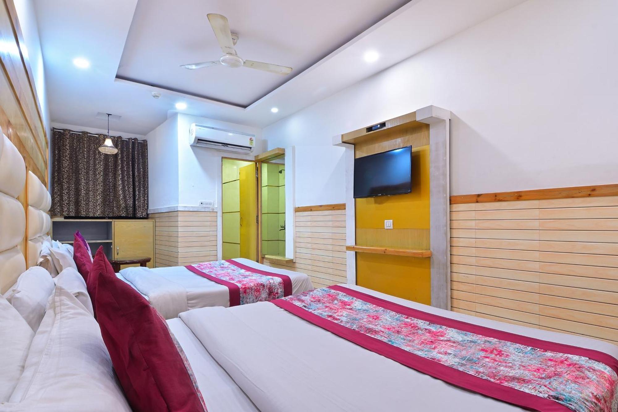 Hotel Glow Inn Paharganj-3 Mins Walk From New Delhi Railway Station ภายนอก รูปภาพ