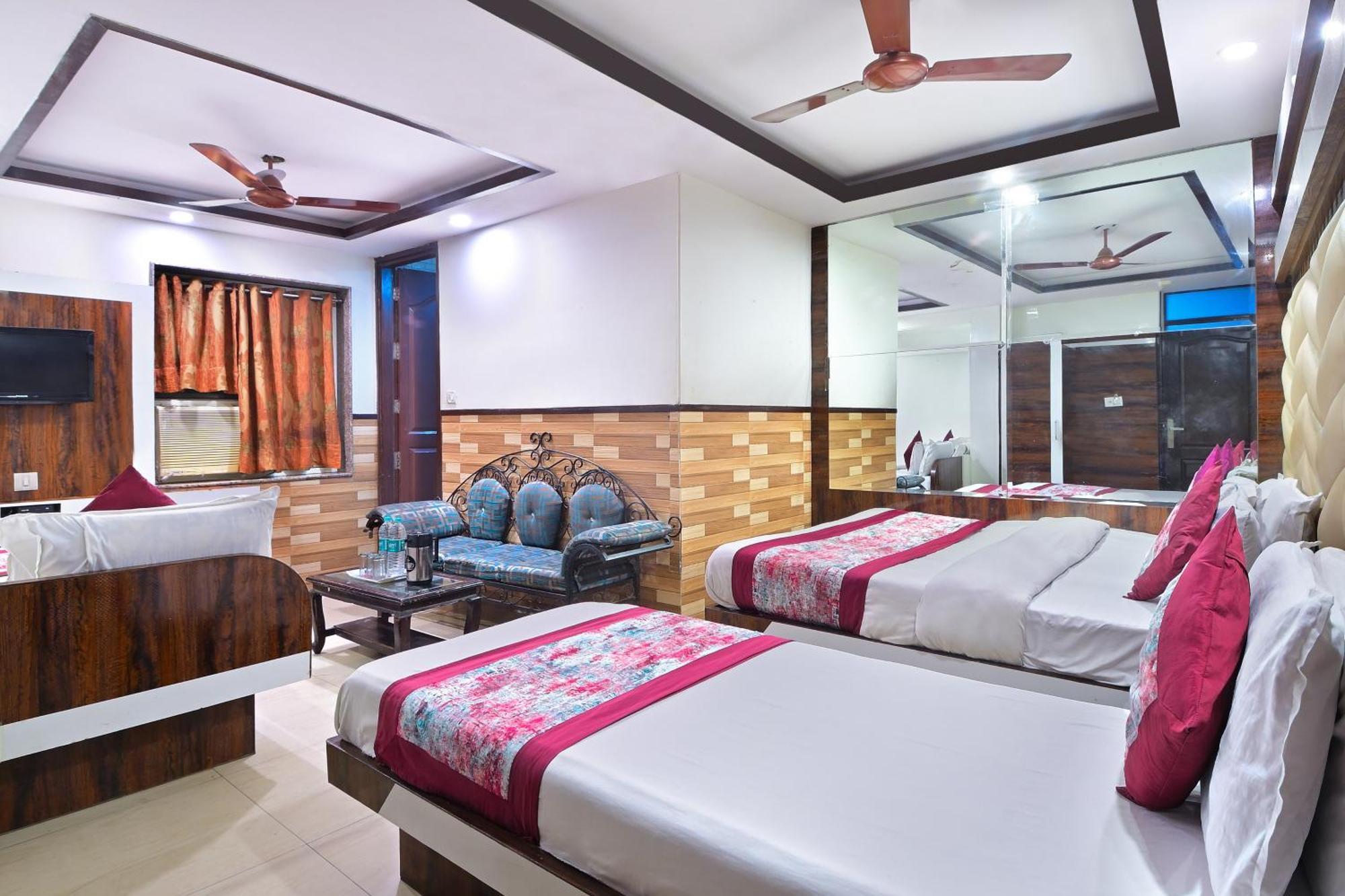 Hotel Glow Inn Paharganj-3 Mins Walk From New Delhi Railway Station ภายนอก รูปภาพ