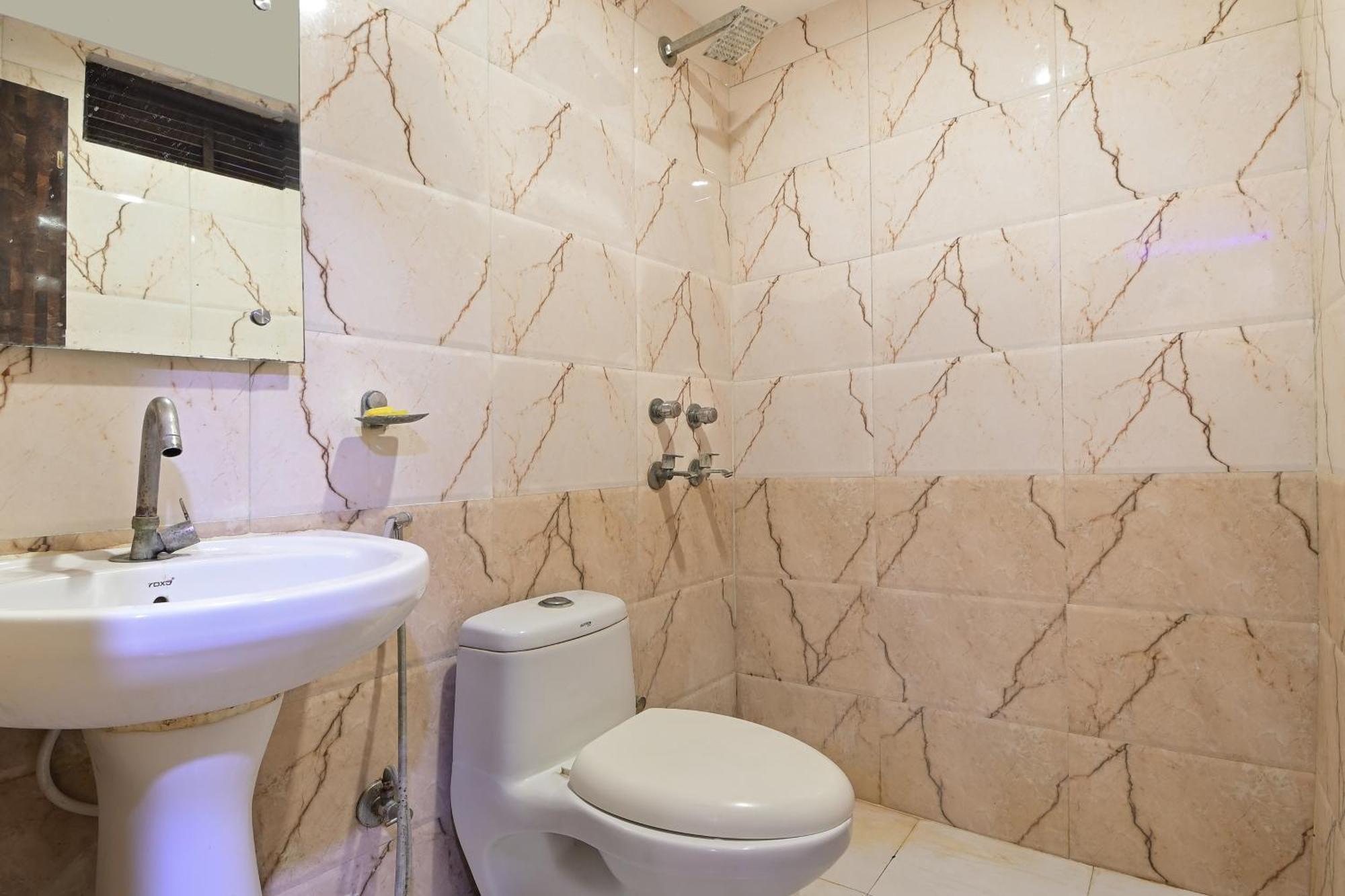 Hotel Glow Inn Paharganj-3 Mins Walk From New Delhi Railway Station ภายนอก รูปภาพ